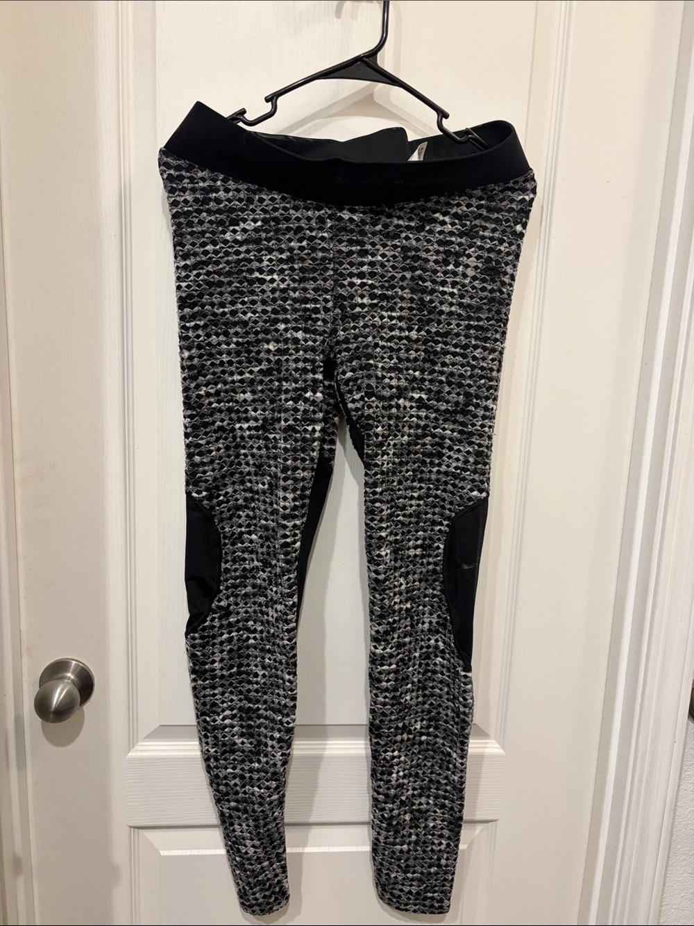 Black and White Nike Pro Hyperwarm Textured Active Leggings